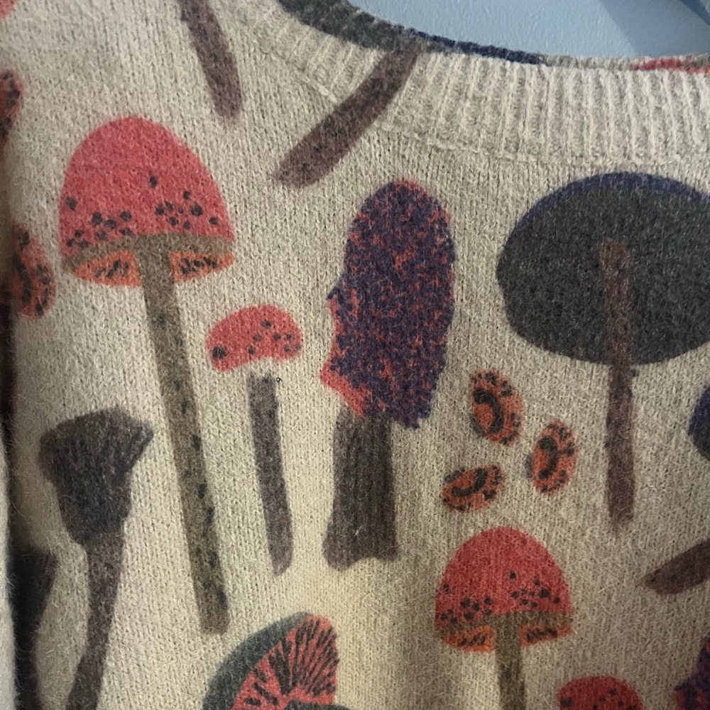 Mushroom Sweater Tan Wool Cotton blend Crewneck knit Pullover Oversized tag:M - Picture 5 of 7